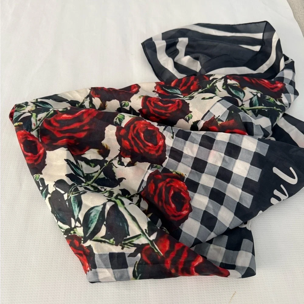 Clever Carriage Company Rose Patterned Scarf - Black and Red 💯 Silk - Picture 6 of 11